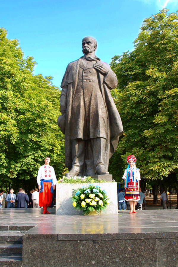 Taras Shevchenko monument in Luhansk