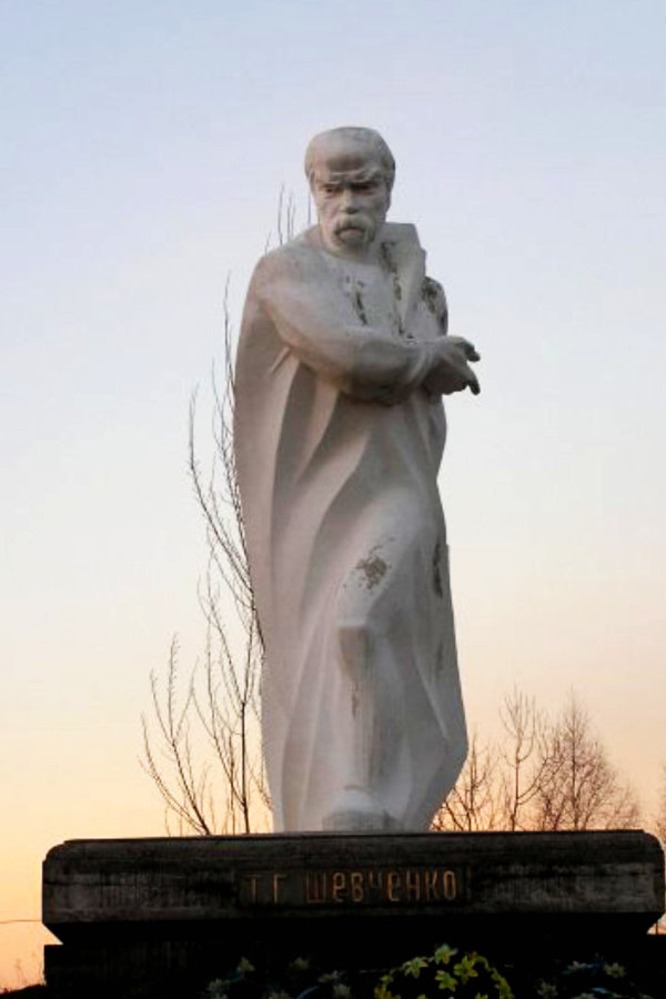Taras Shevchenko monument in Popelnyky Village