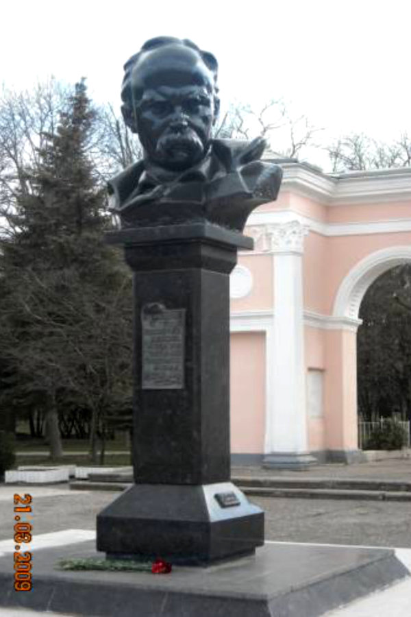 Taras Shevchenko monument in Simferopol
